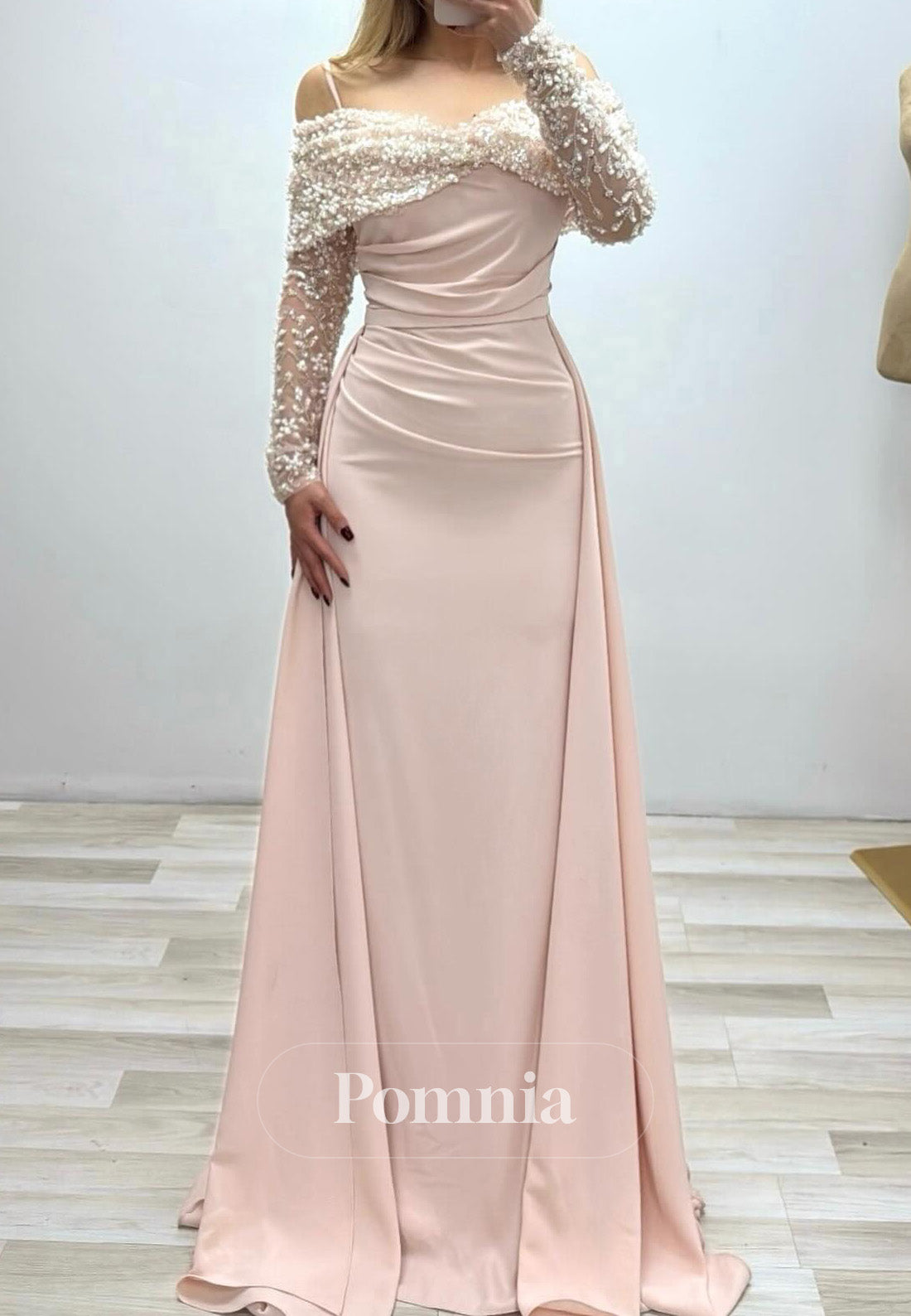 Charming Long Sleeves Sweetheart Pearls Ruched Prom Dress
