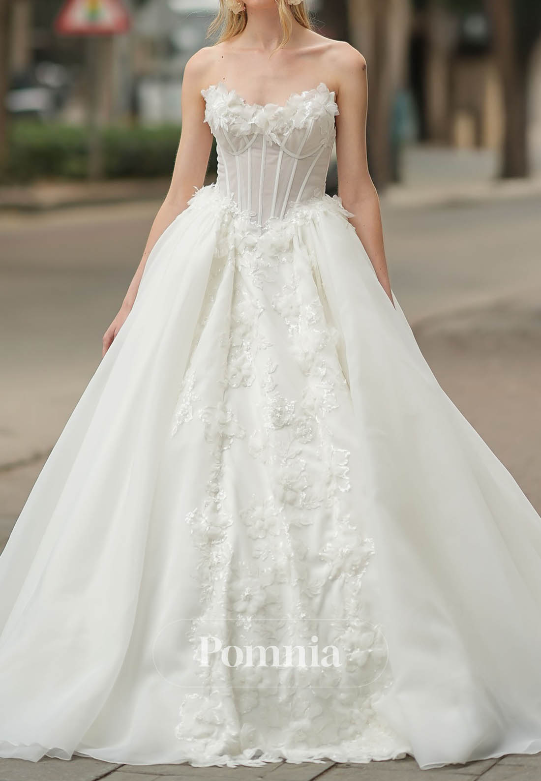 Charming Sleeveless Strapless Corset Tulle A-Line Wedding Dress