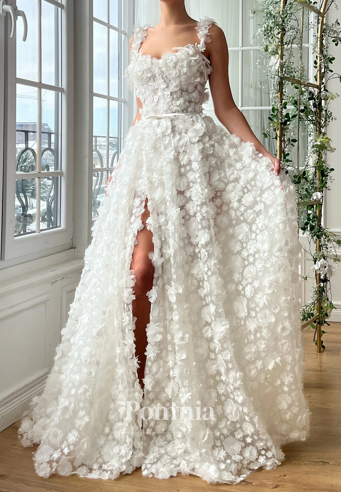 Charming Spaghetti Straps Sweetheart Slit Appliques Evening Dress