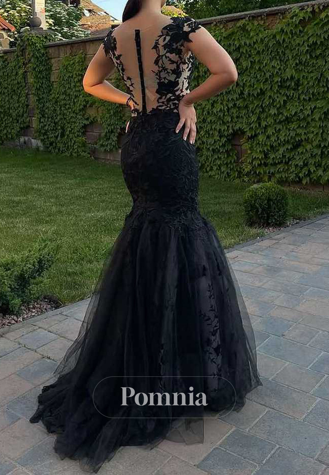 Classy Black Deep V-Neck Lace Appliques Mermaid Formal Prom Dress