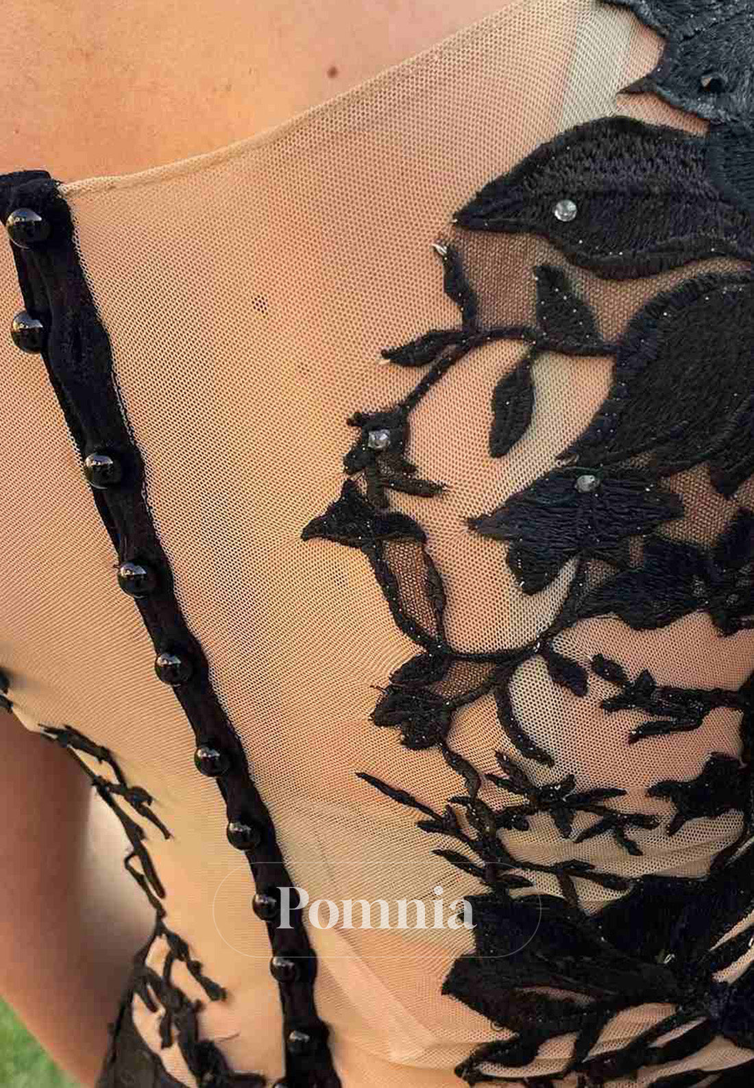 Classy Black Deep V-Neck Lace Appliques Mermaid Formal Prom Dress