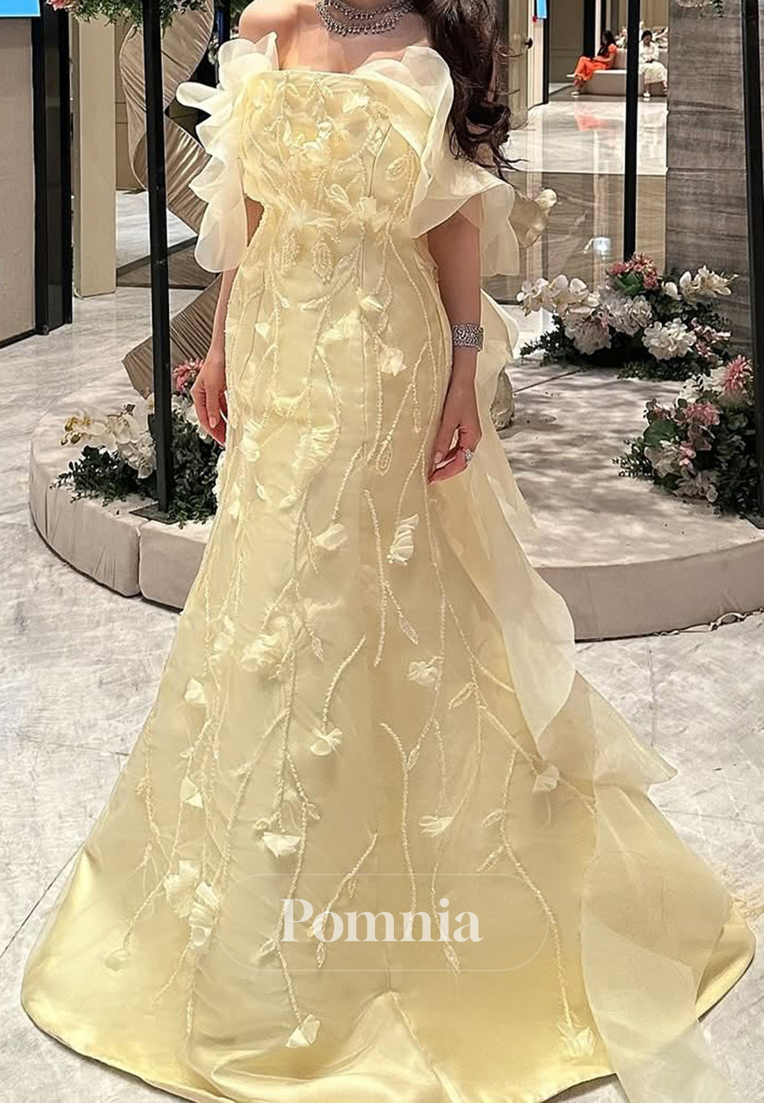 Daffodil A-Line Strapless Sleeveless Appliques Ruffles Prom Dress