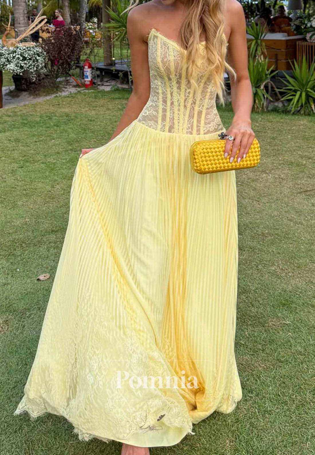 Daffodil Sleeveless Strapless A-Line Prom Dress