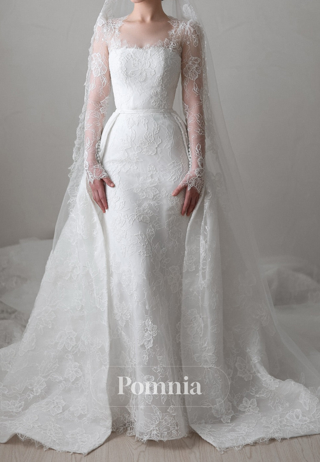 Elegant Long Sleeves Appliques Lace Wedding Dress