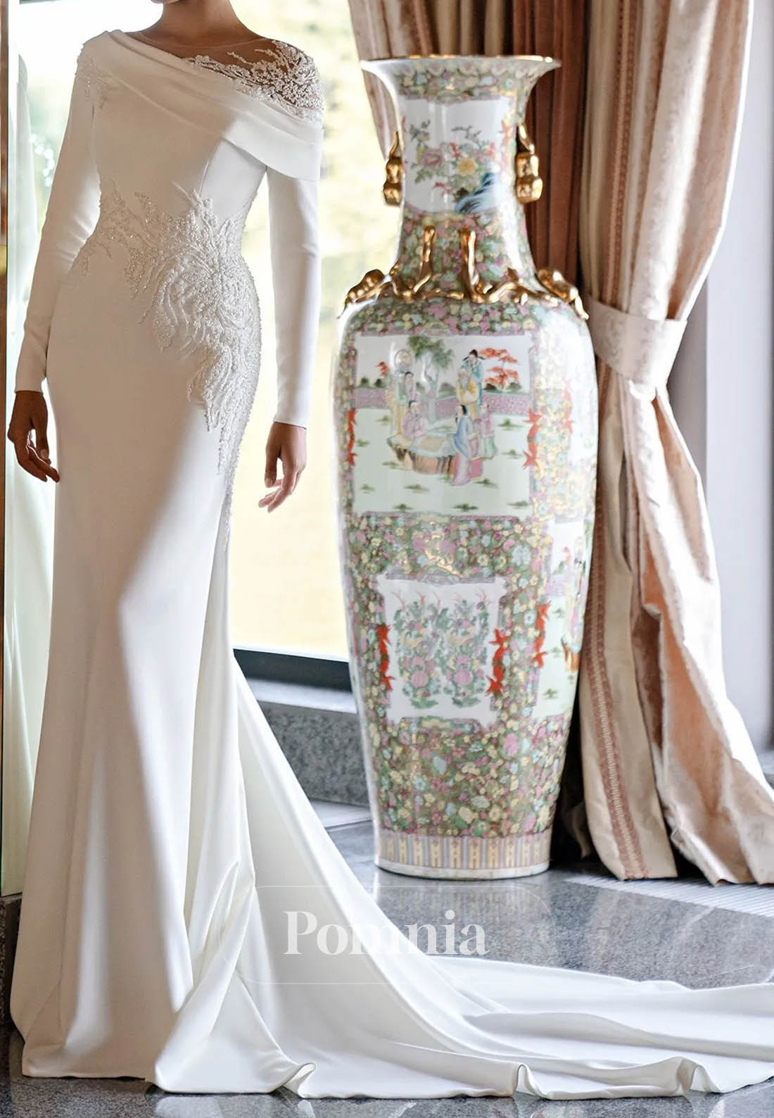 Elegant One-shoulder Appliques Lace Satin Long sleeves Wedding Dress