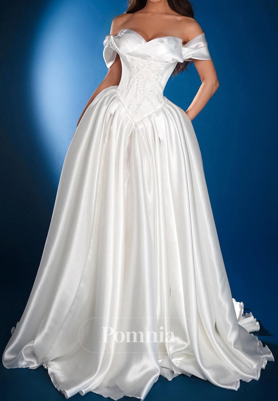 Elegant Sleeveless Sweetheart Empire-Waist Wedding Dress