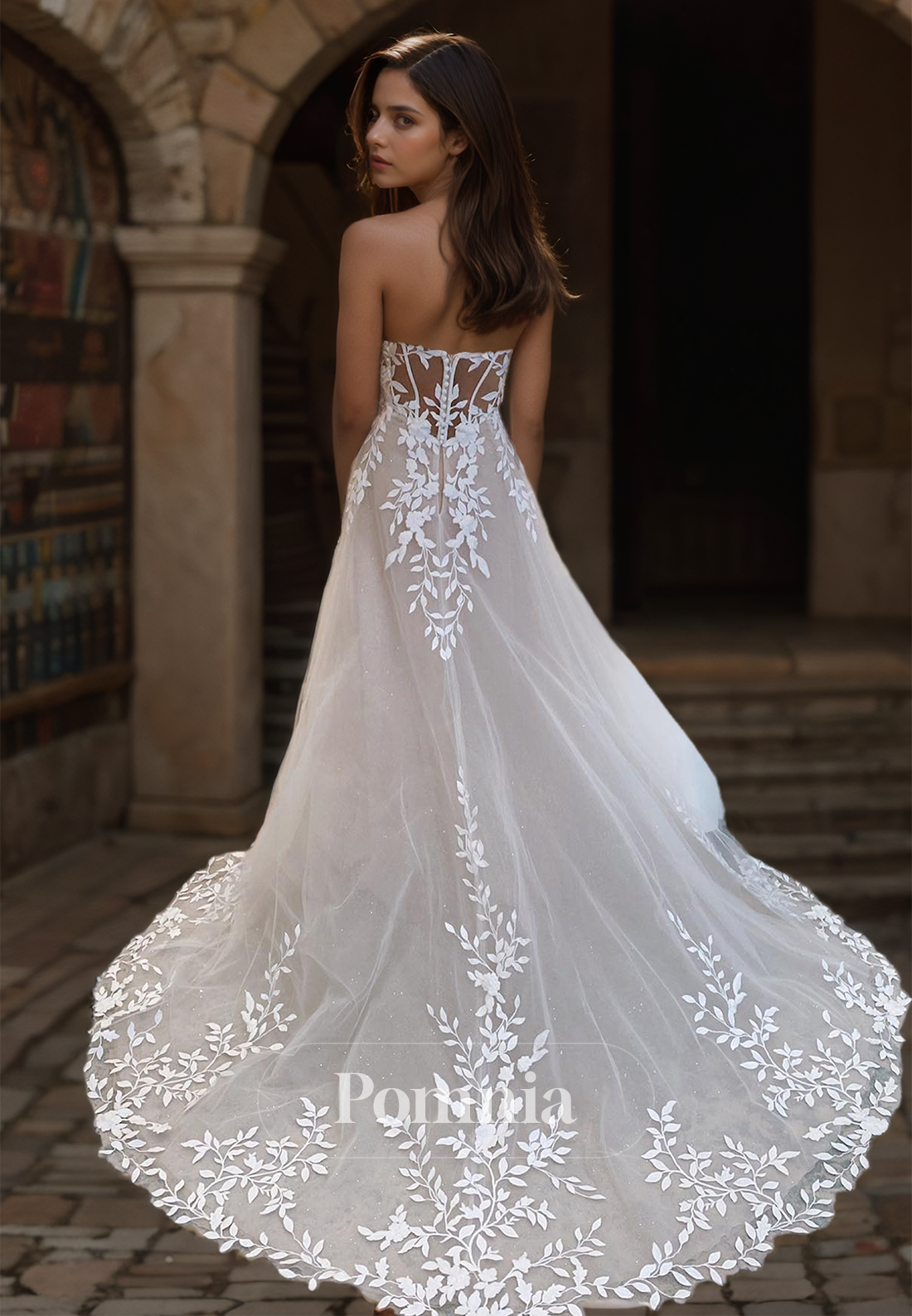 A-Line Sweetheart Floral Appliques Empire-Waist Lace Wedding Dress