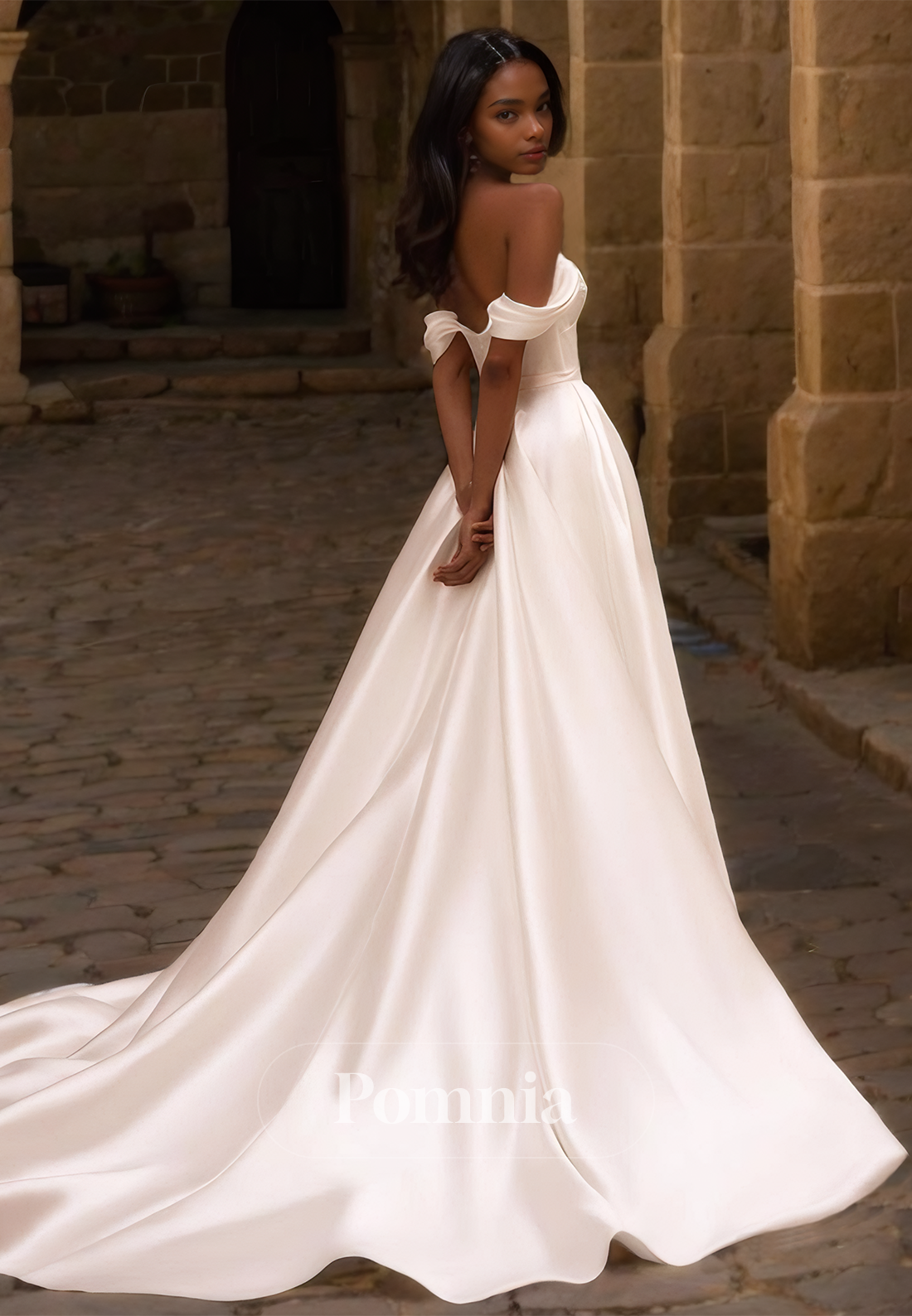 Elegant Sweetheart Empire-Waist Side Slit Court Train Satin Wedding Dress