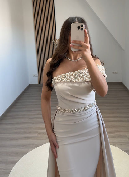 Long Sleeves Scoop Sequins Satin Evening Dress