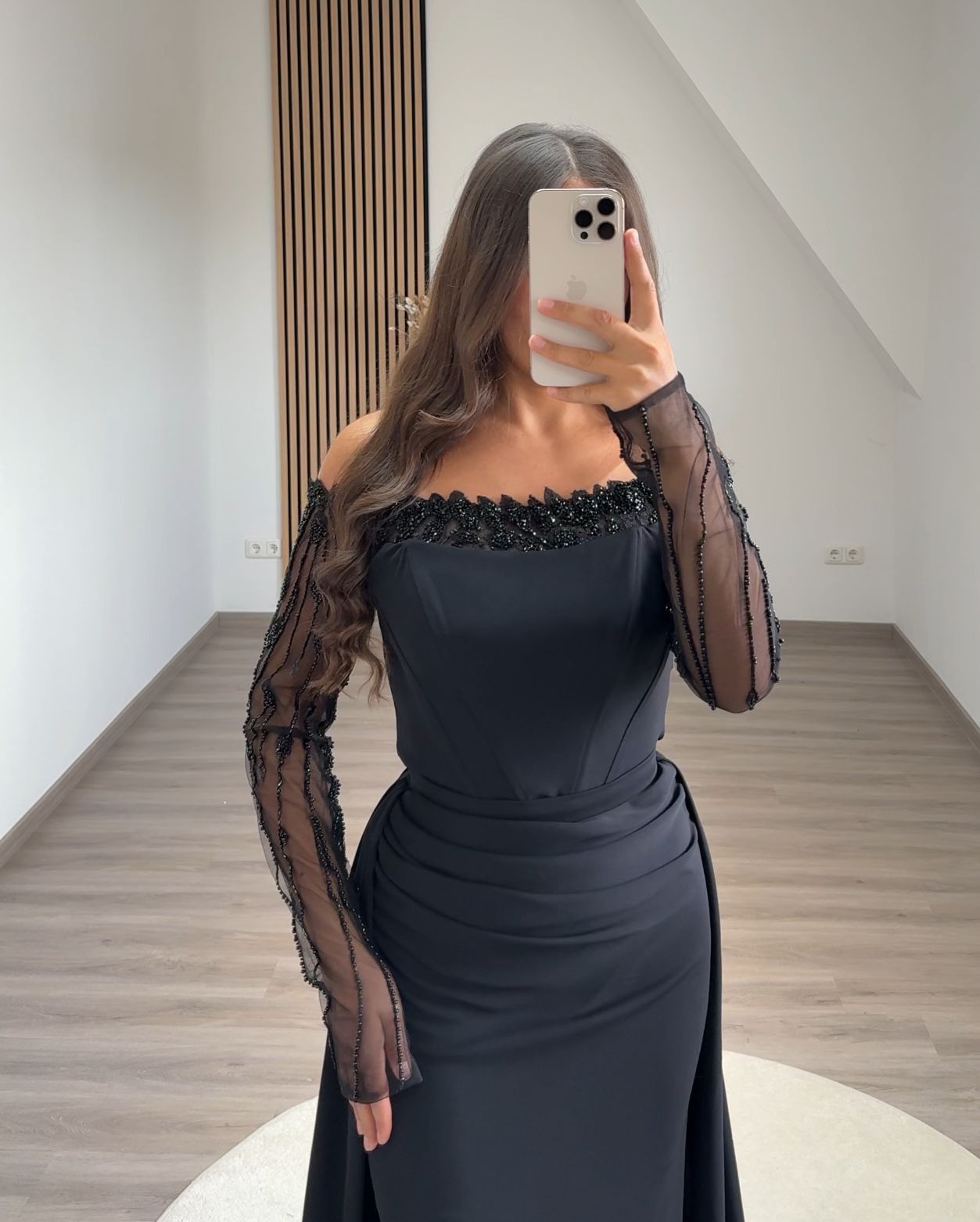 Long Sleeves Scoop Backless Evening Dress