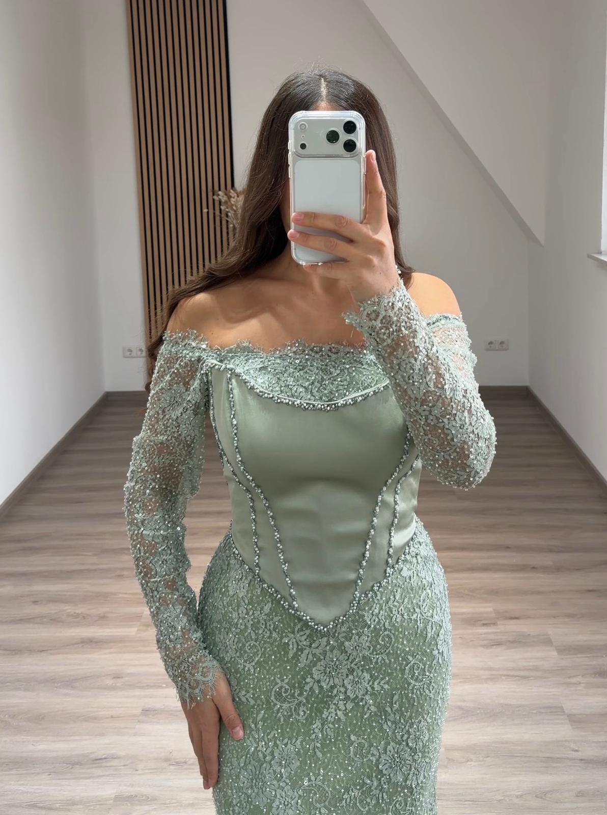 Elegant Long Sleeves Scoop Sequins A-Line Evening Dress