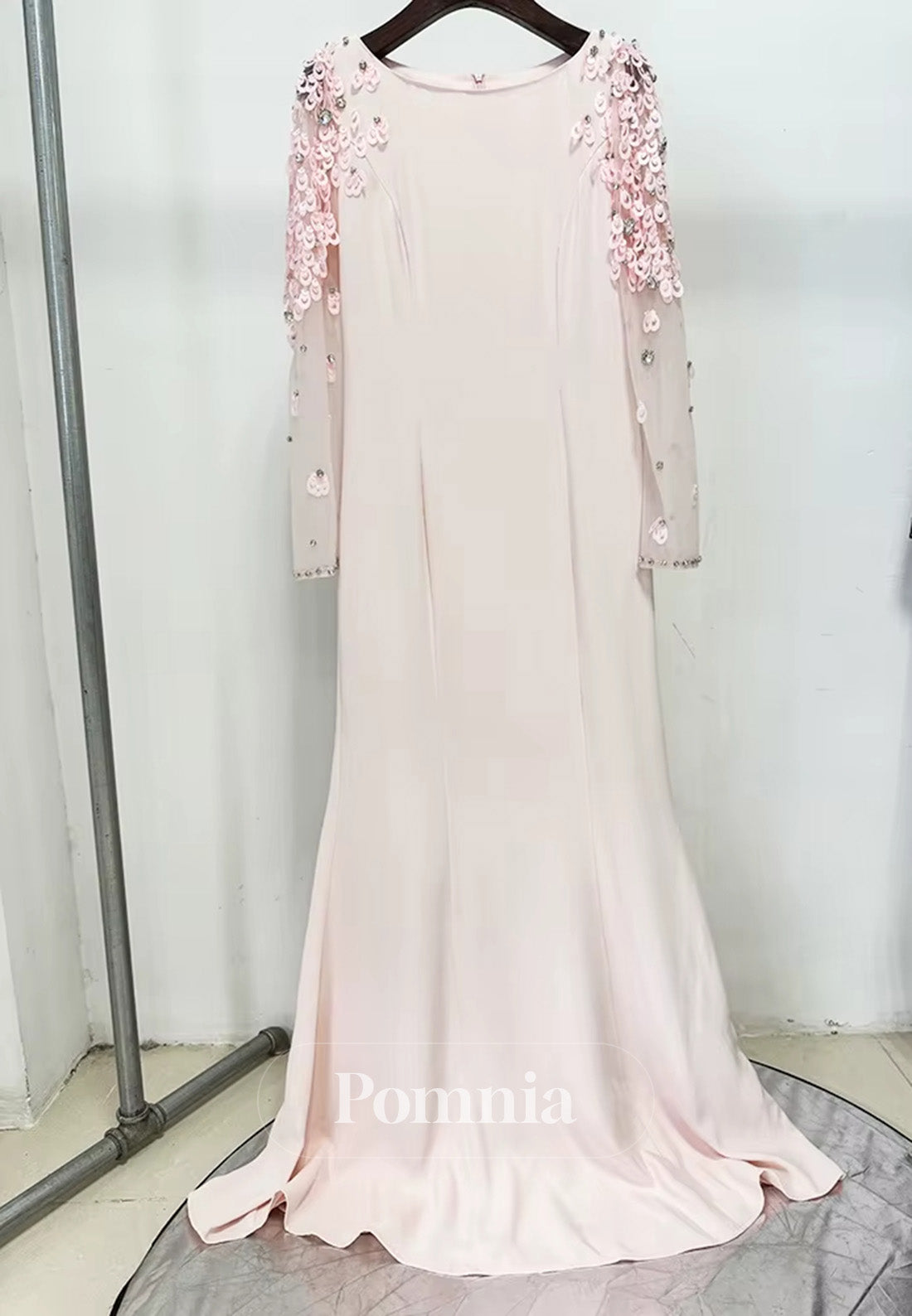 Elegant Long Sleeves Scoop Sequins A-Line Evening Dress