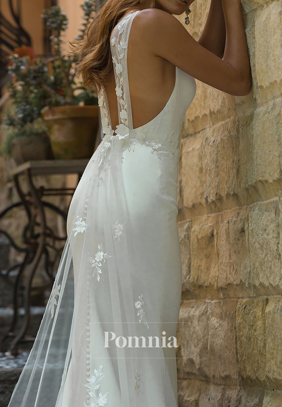 Simple Spaghetti Straps V-Neck Appliques Satin Wedding Dress