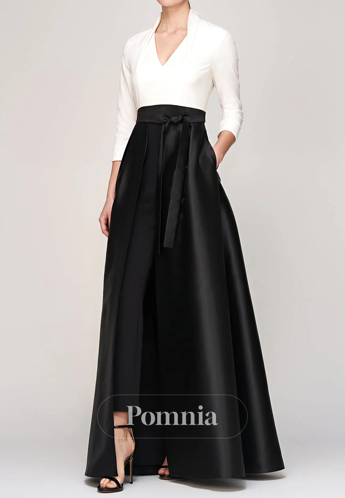 Simple Long Sleeves V-Neck Walk Thru Jumpsuit