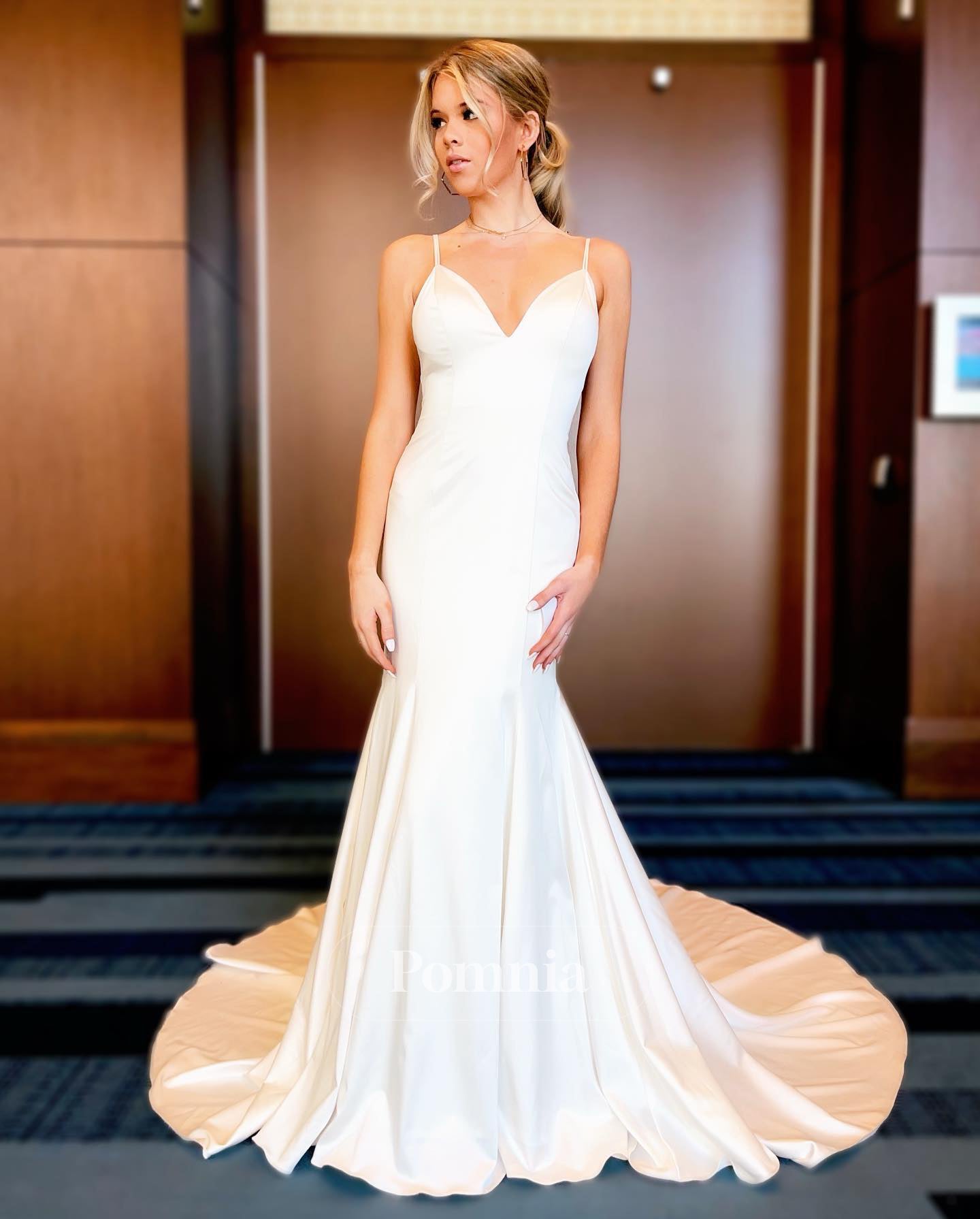 Simple Spaghetti Straps V-Neck Bowknot Wedding Dress