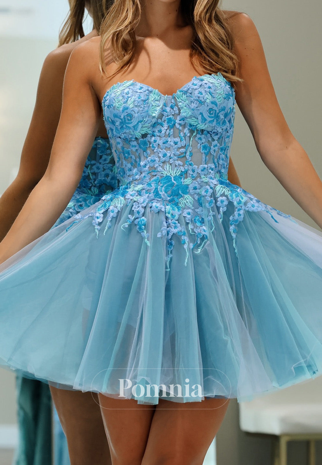Sky Blue Sleeveless Strapless Floral Appliques Short Homecoming Dress