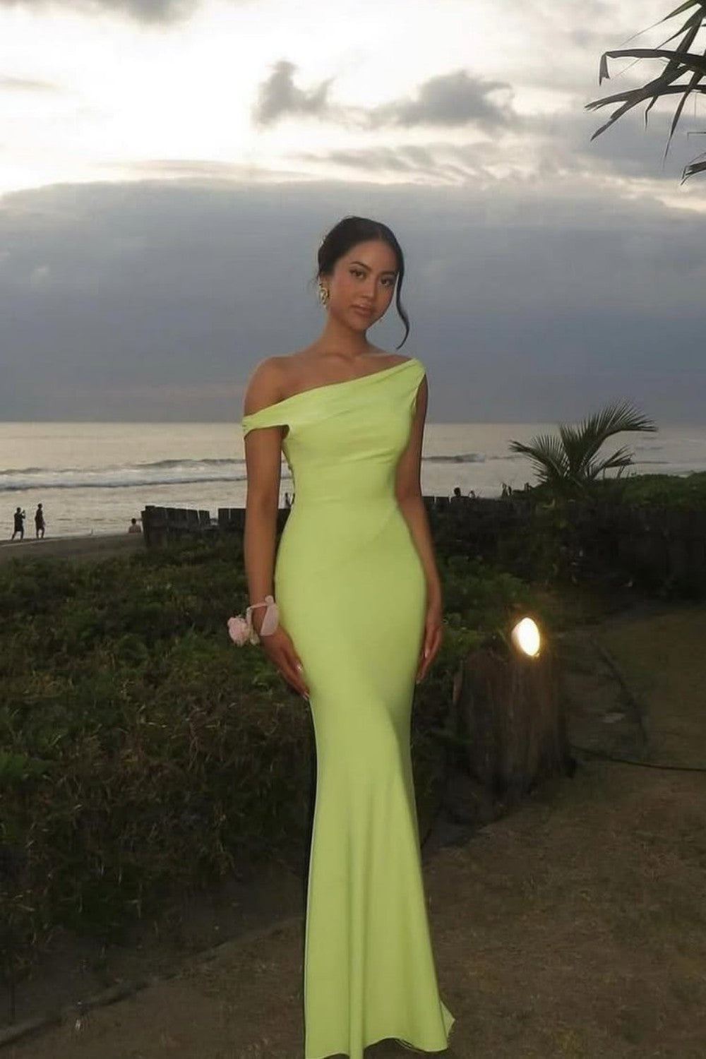 Sleek Pastel Yellow Off-Shoulder Mermaid Silhouette Prom Dress