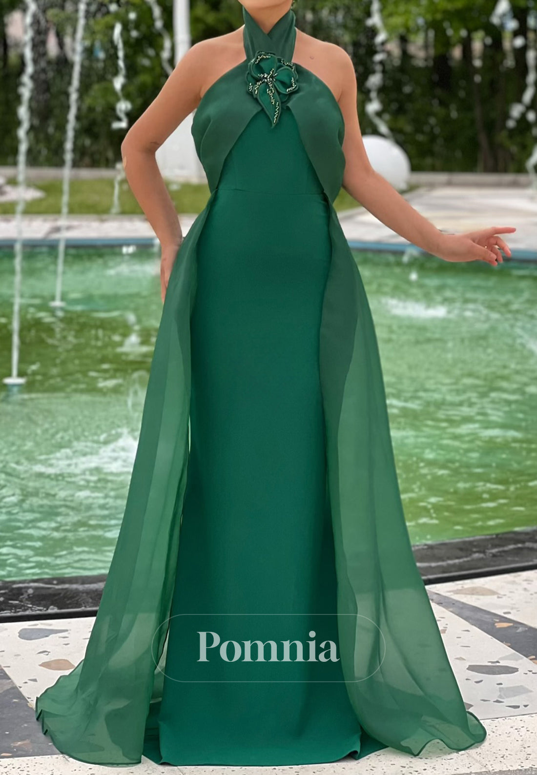 Sleeveless Halter Appliques Ruched Evening Dress