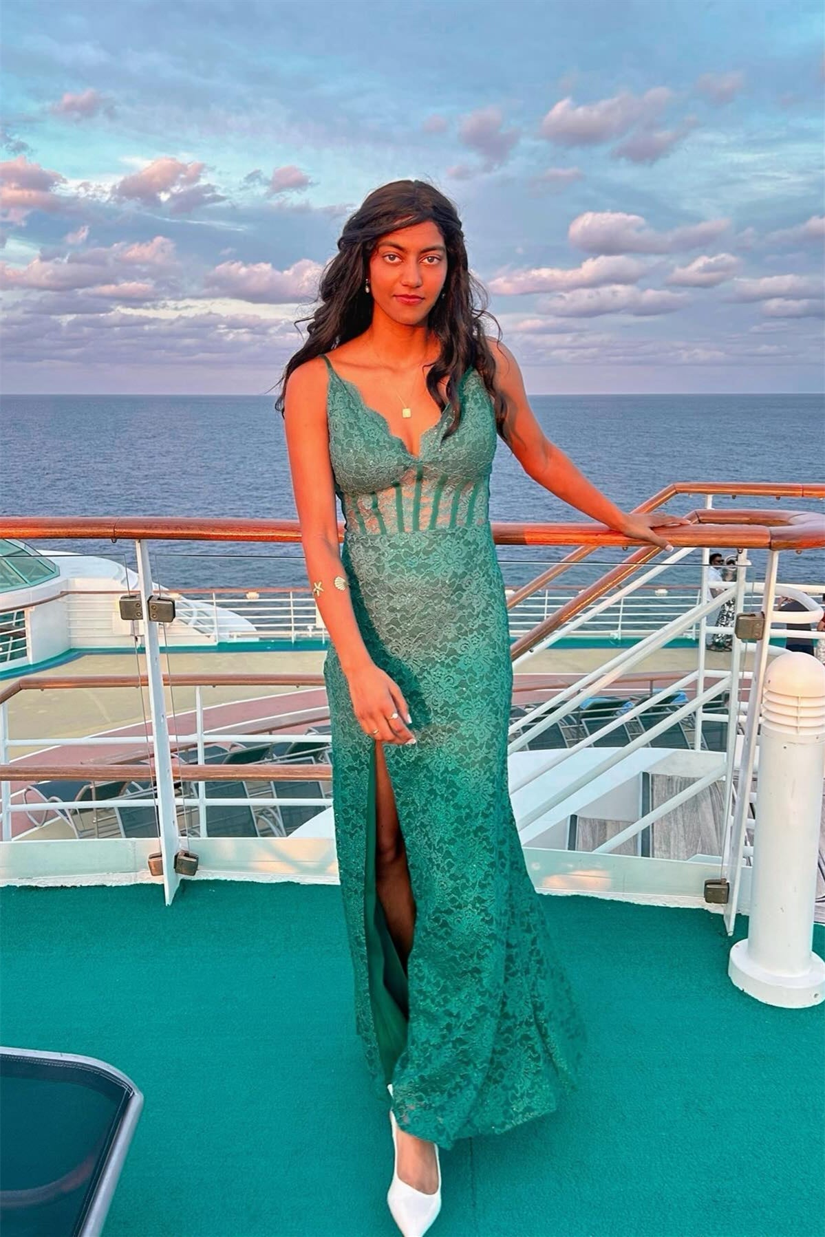 V-neck Green Lace Mermaid Long Dress with Slit
