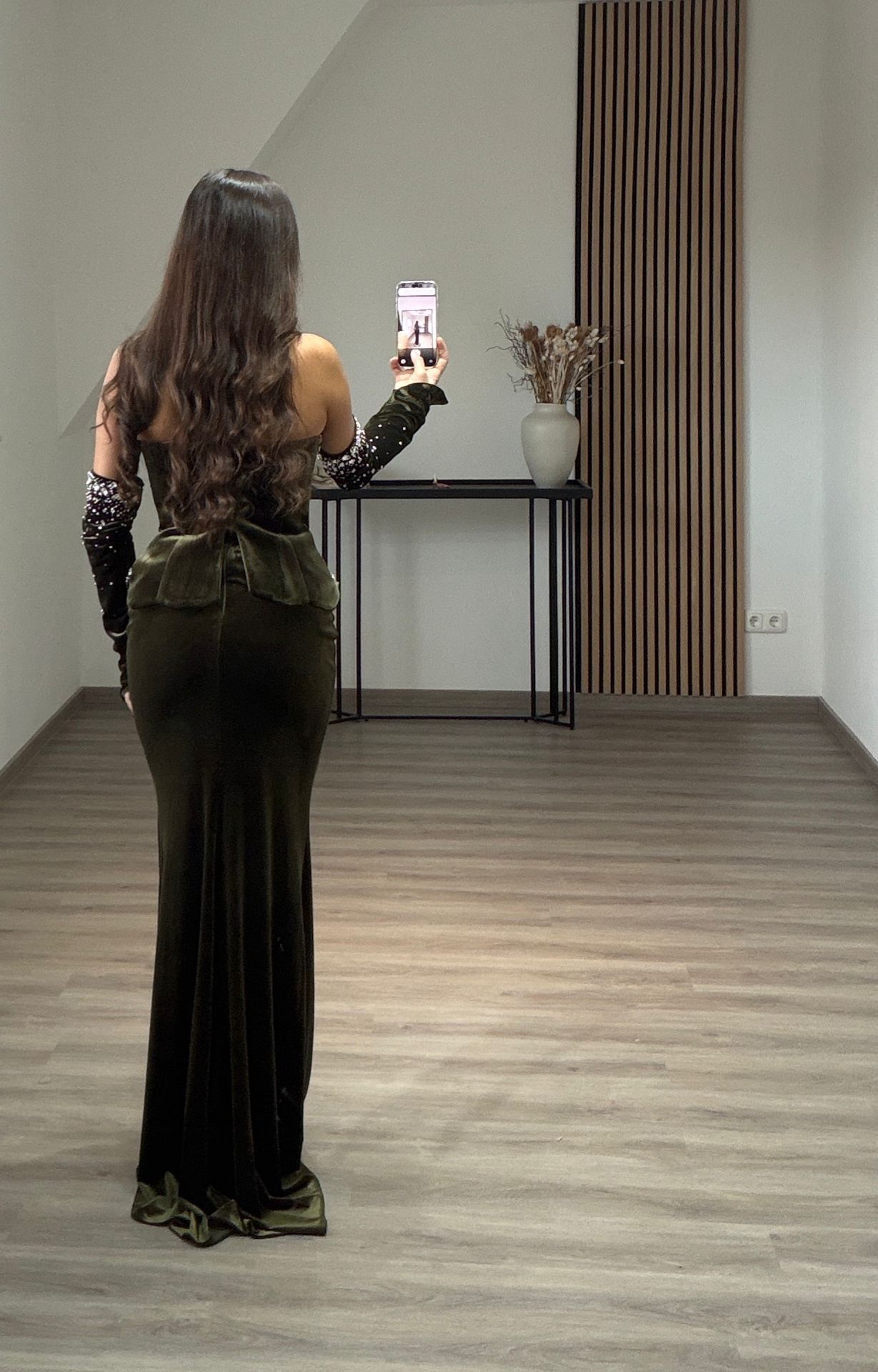 Long Sleeves Scoop Appliques Evening Dress