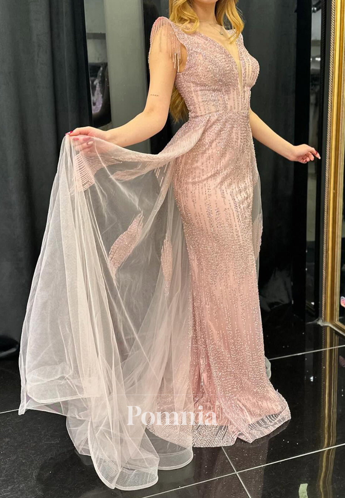 Charming A-Line Spaghetti Straps V-Neck Sequins Prom Dress