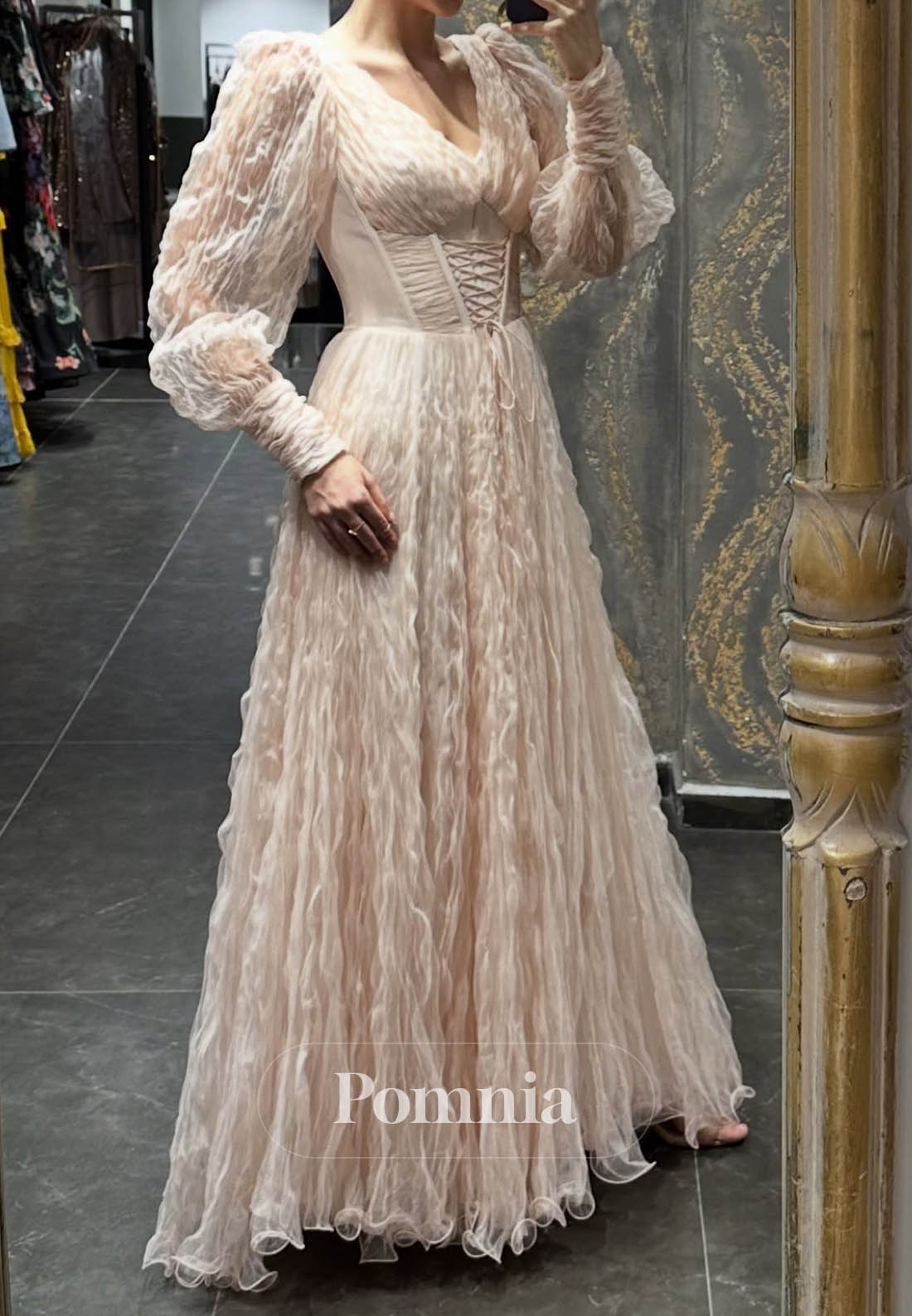 Charming Long Sleeves V-Neck Appliques Prom Dress