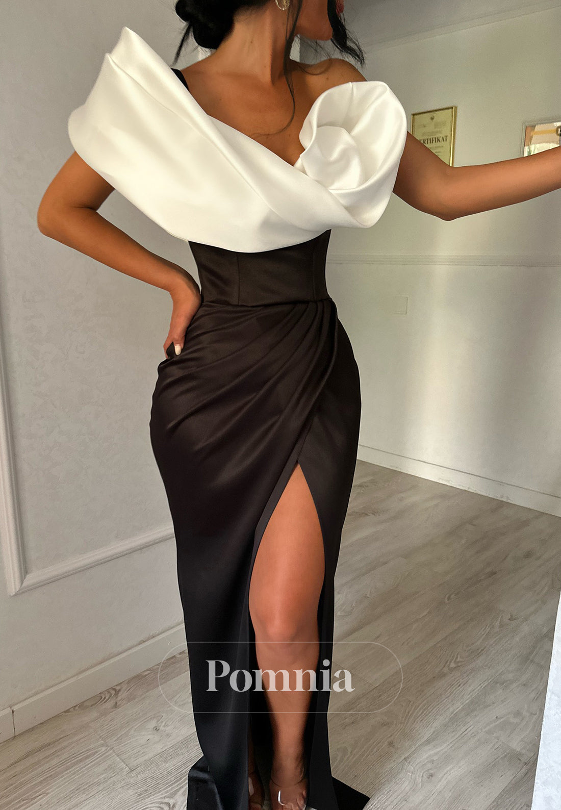 Simple Sleevelss Ruched Slit Sheath Evening Dress
