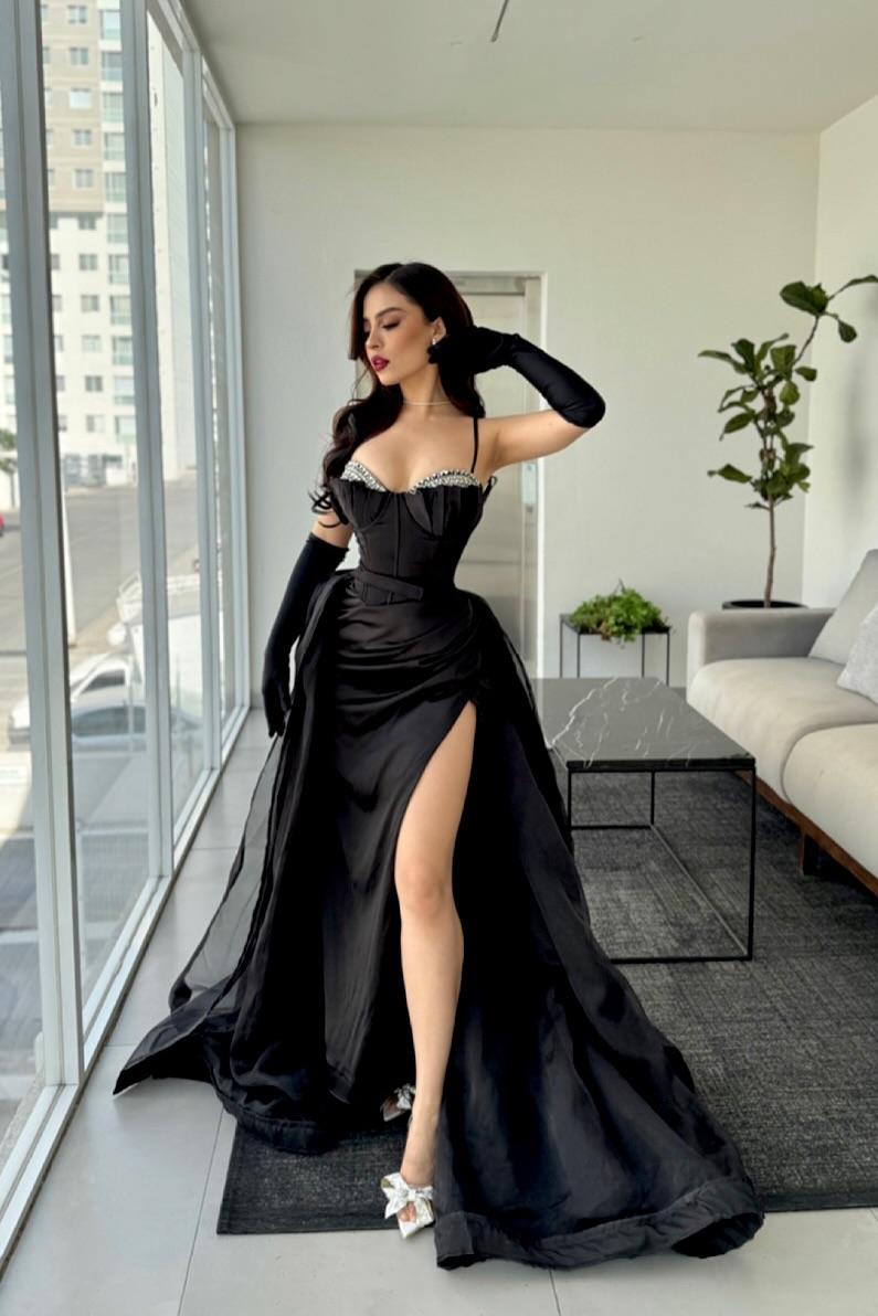 Spaghetti Strap Sleeveless Long Mermaid Prom Dress With Split Gloves