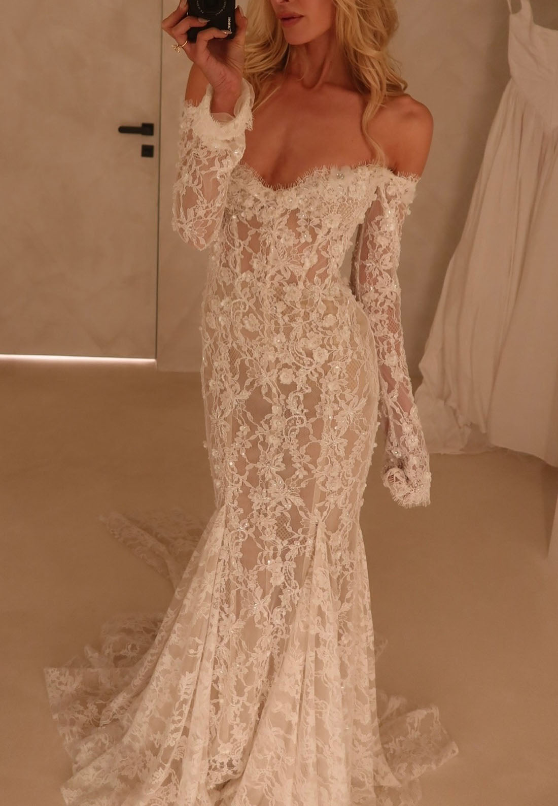 Long Sleeves Lace Off the Shoulder Mermaid Wedding Dresses with Appliques