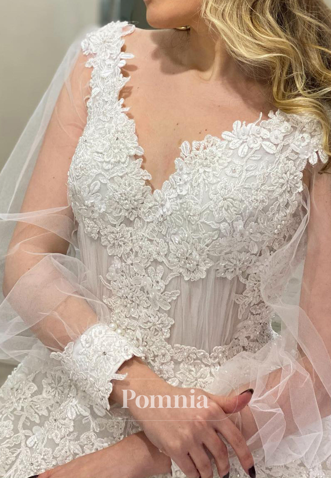 A-Line Long Sleeves V-Neck Floral Appliques Lace Wedding Dress