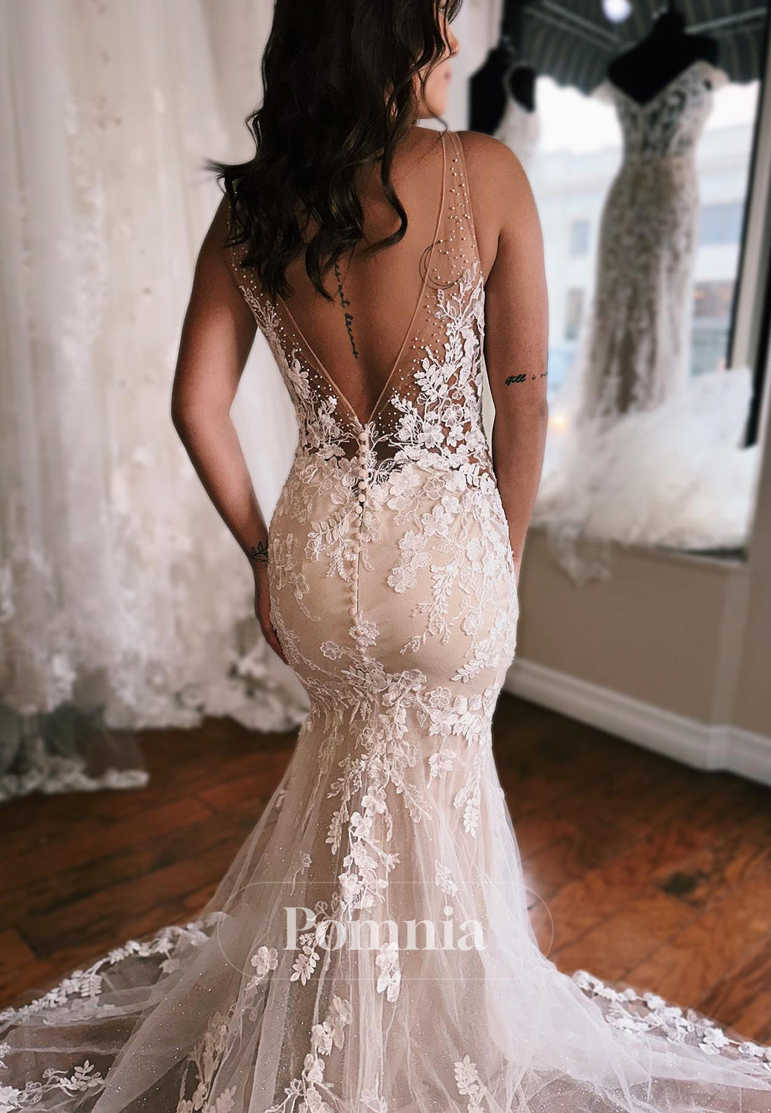 Charming Spaghetti Straps V-Neck Floral Appliques Mermaid Wedding Dress