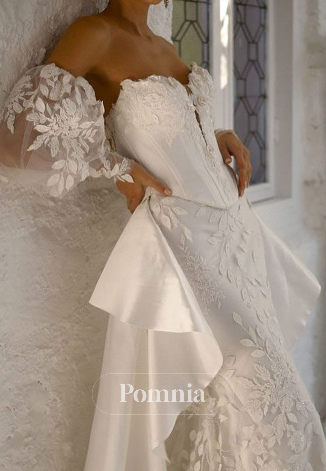 Elegant Long Sleeves Off-Shoulder Appliques Wedding Dress