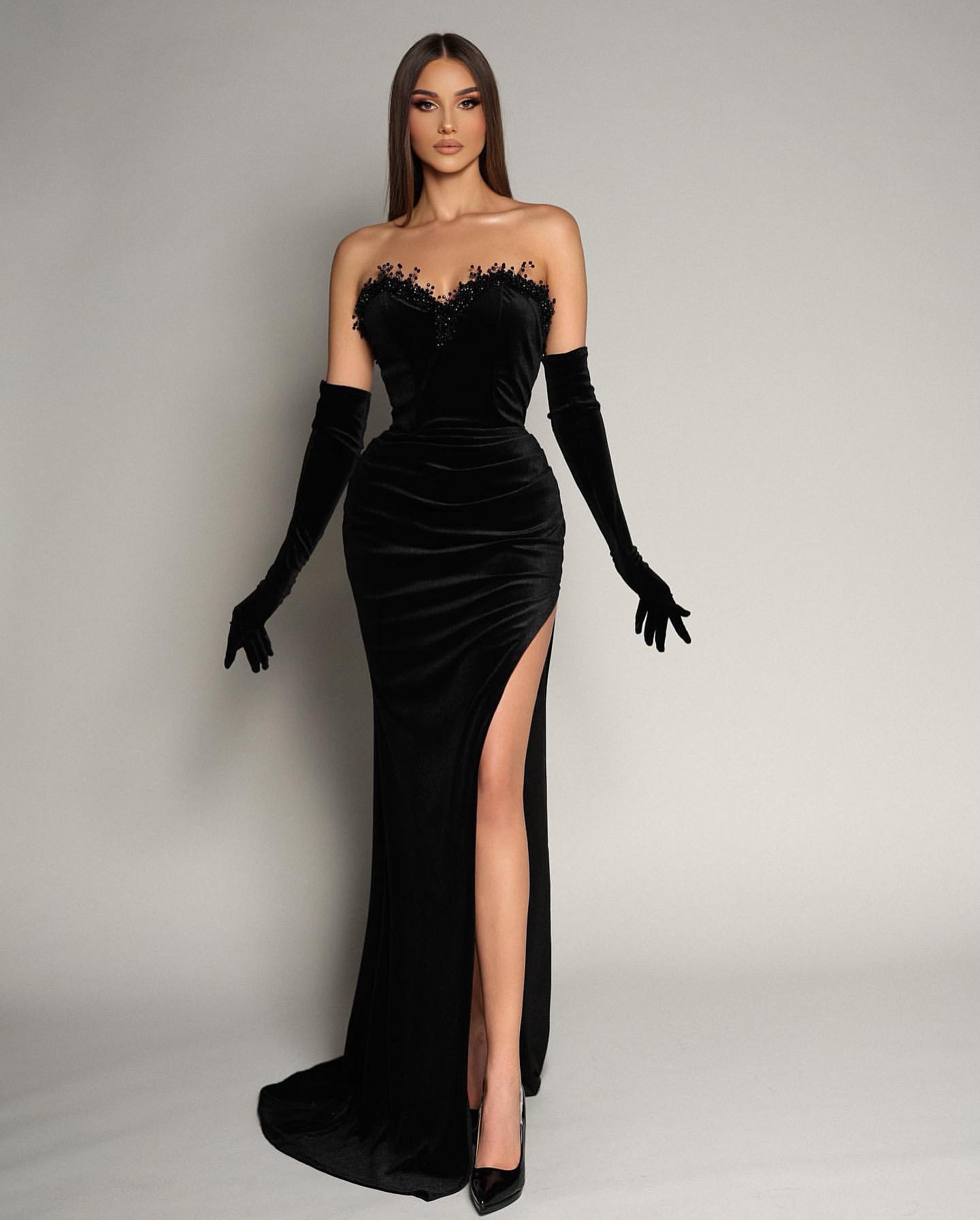 Mermaid Side Split Sweetheart Black Beaded Evening Dress With Gloves