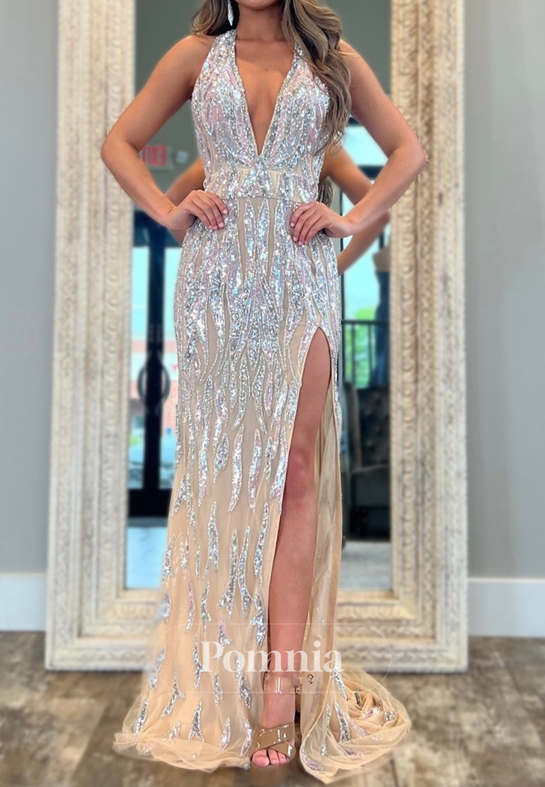 Elegant Spaghetti Straps V-Neck Sequins Prom Dress