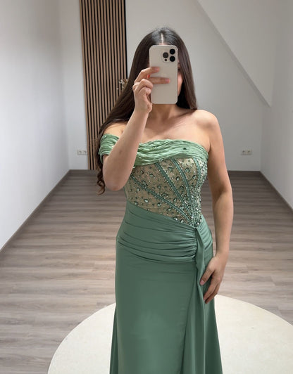 Charming A-Line Spaghetti Straps Square Appliques Evening Dress