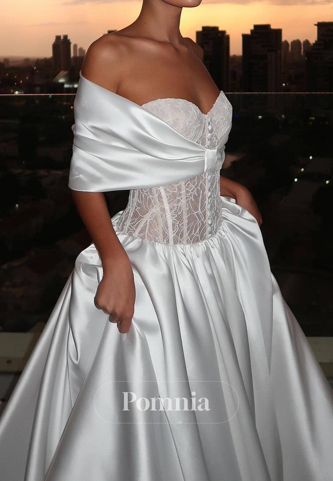 Simple Sleeveless Strapless Corset Tulle Wedding Dress