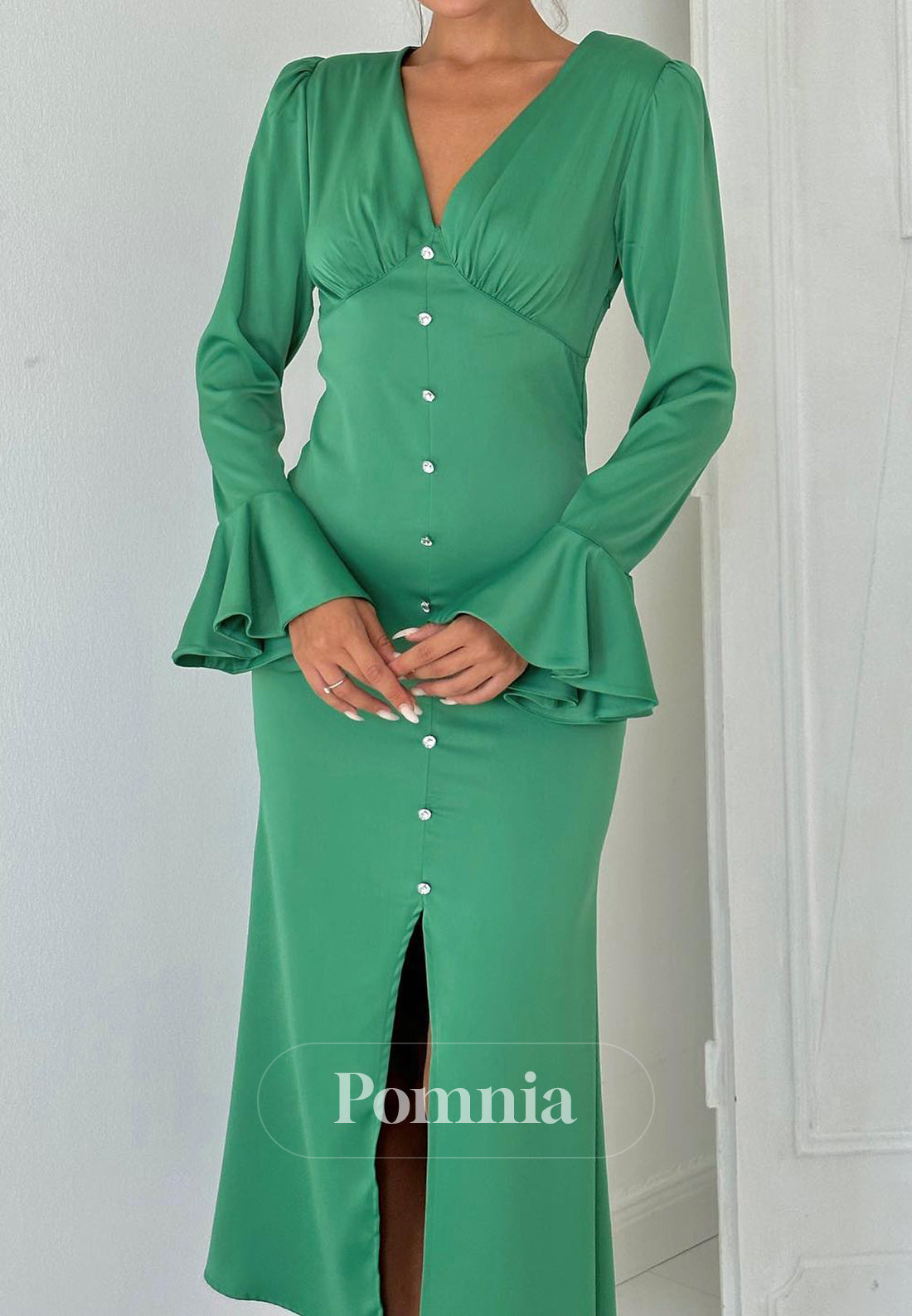 Long Sleeves V-Neck Knee-Length Semi-Formal Dress