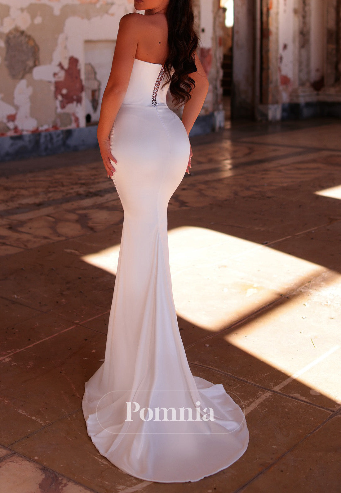 Simple Sleeveless Strapless Appliques Sheath Wedding Dress