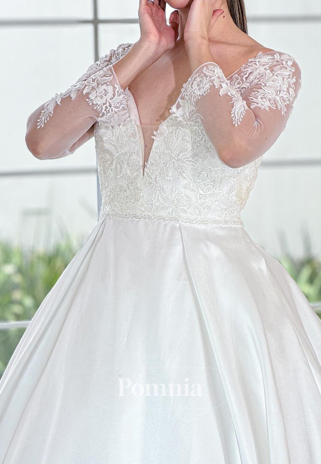 Spaghetti Straps Sweetheart Appliques Satin Wedding Dress