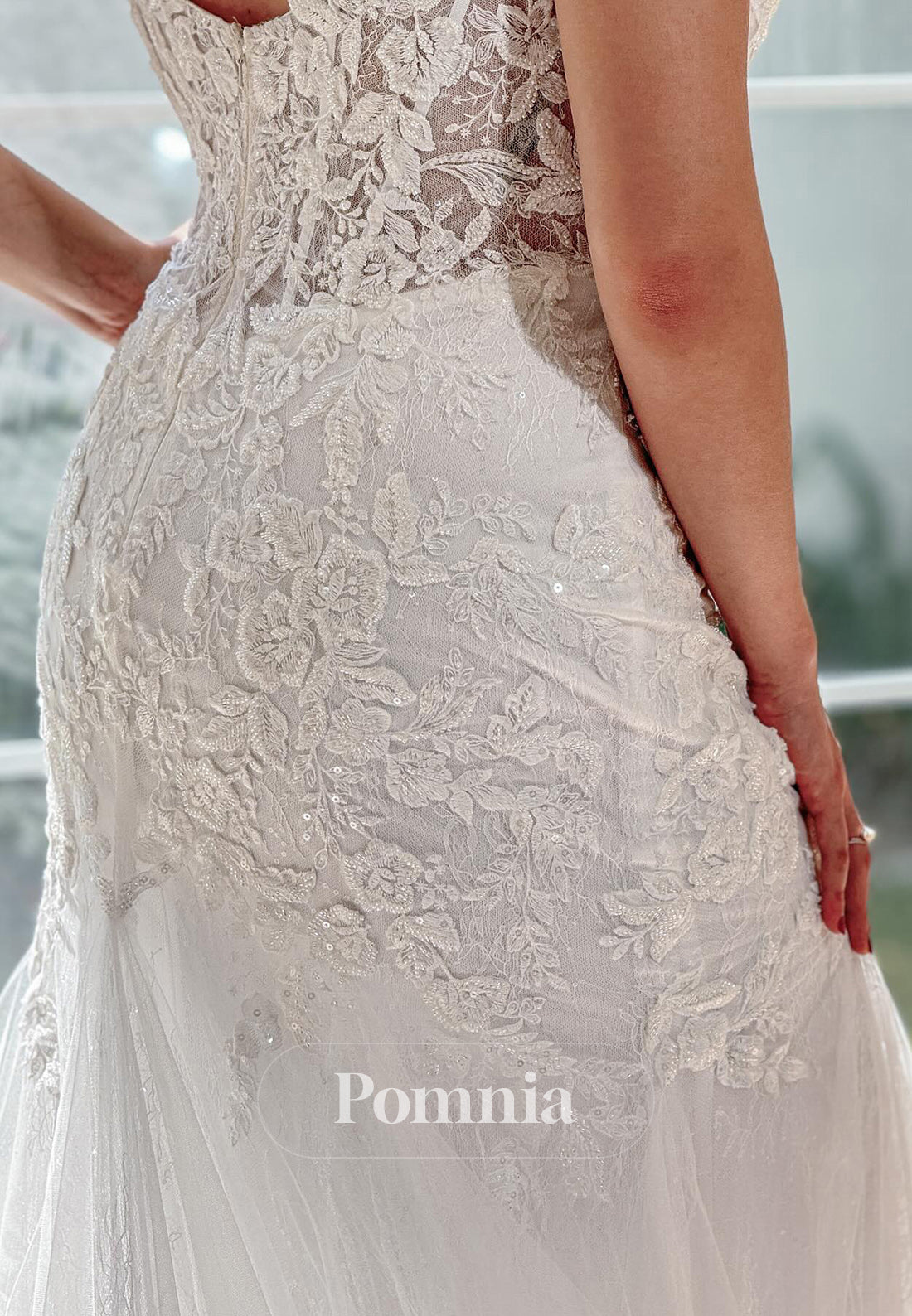 Spaghetti Straps Sweetheart Appliques Lace Wedding Dress