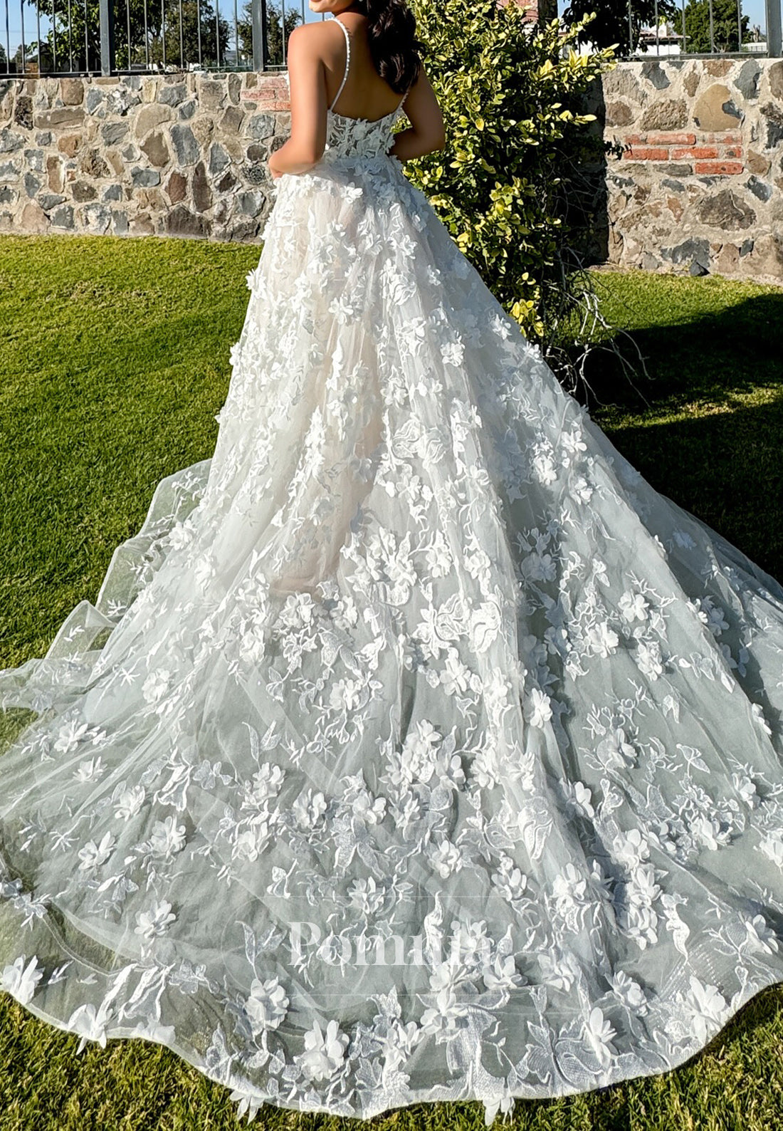 A-Line Spaghetti Straps Scoop Floral Appliques Lace Wedding Dress