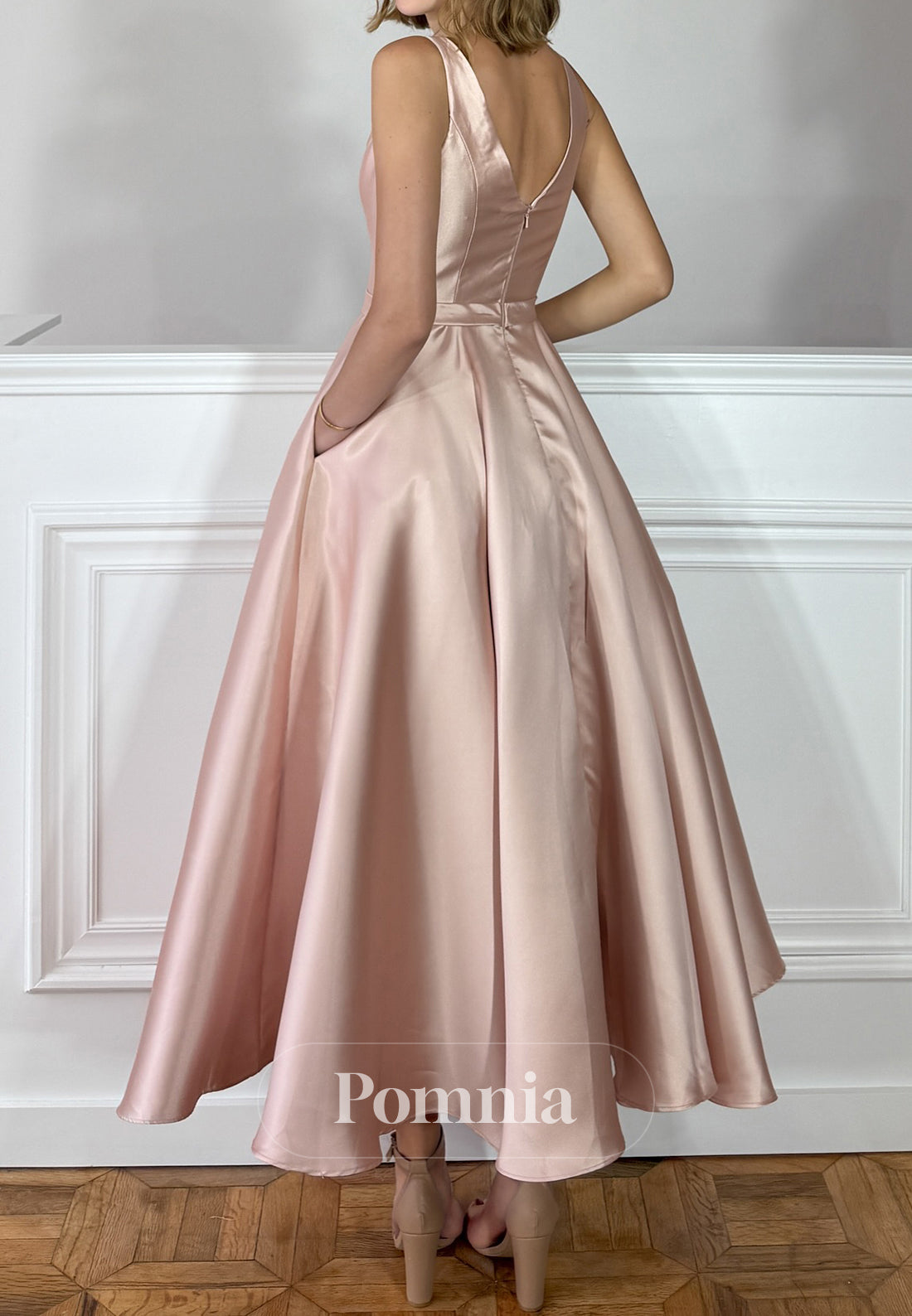 Elegant Spaghetti Straps V-Neck Satin Prom Dress