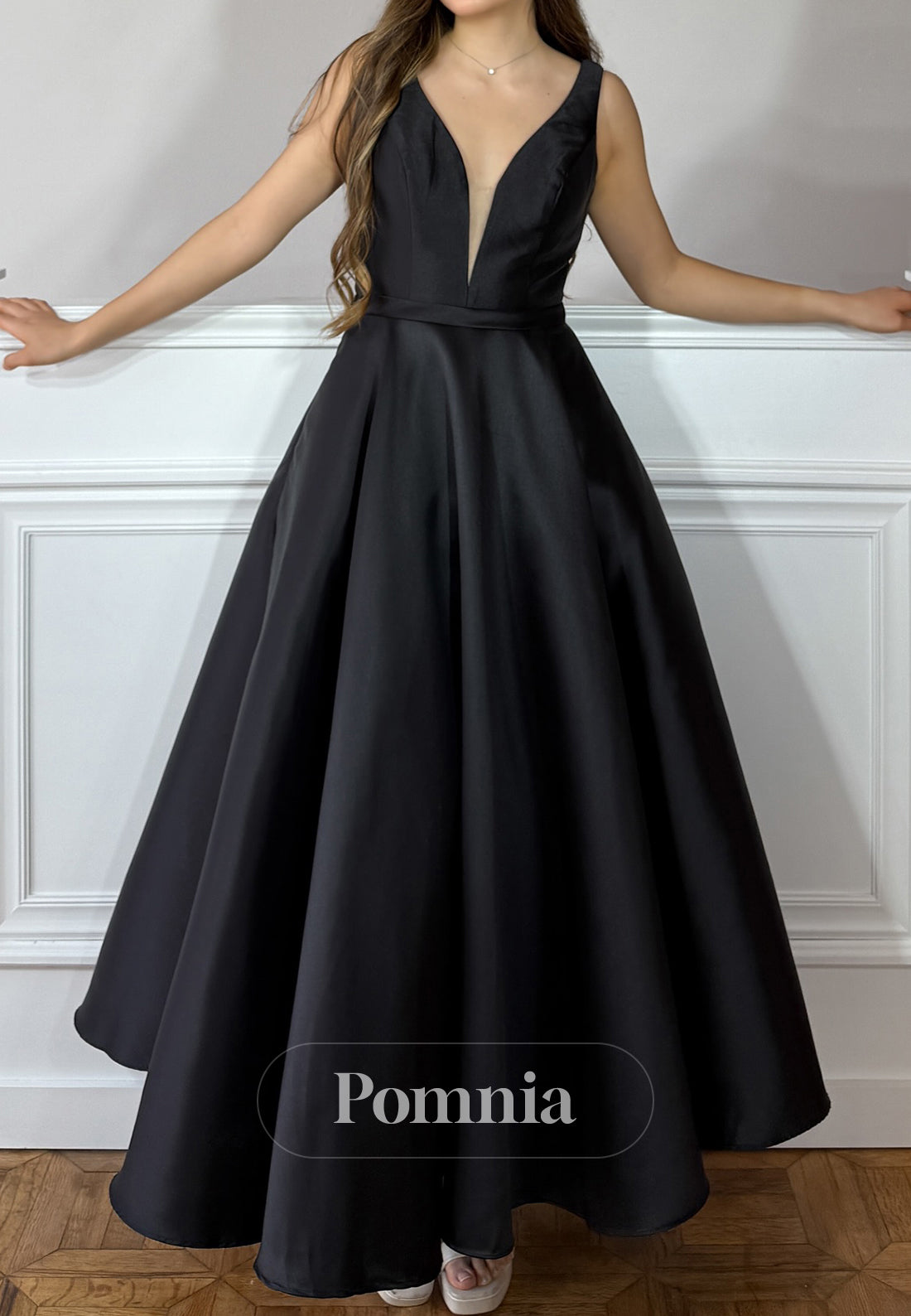 Elegant Spaghetti Straps V-Neck Satin Prom Dress