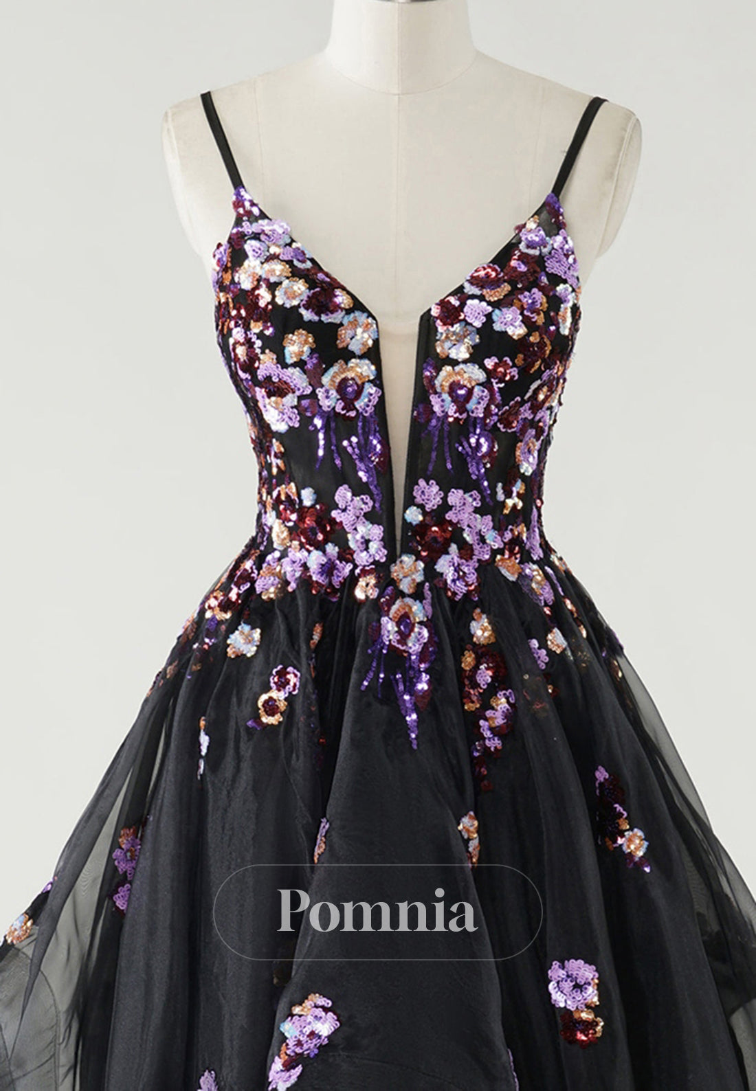 Black Spaghetti Straps V-Neck Floral Appliques Prom Dress