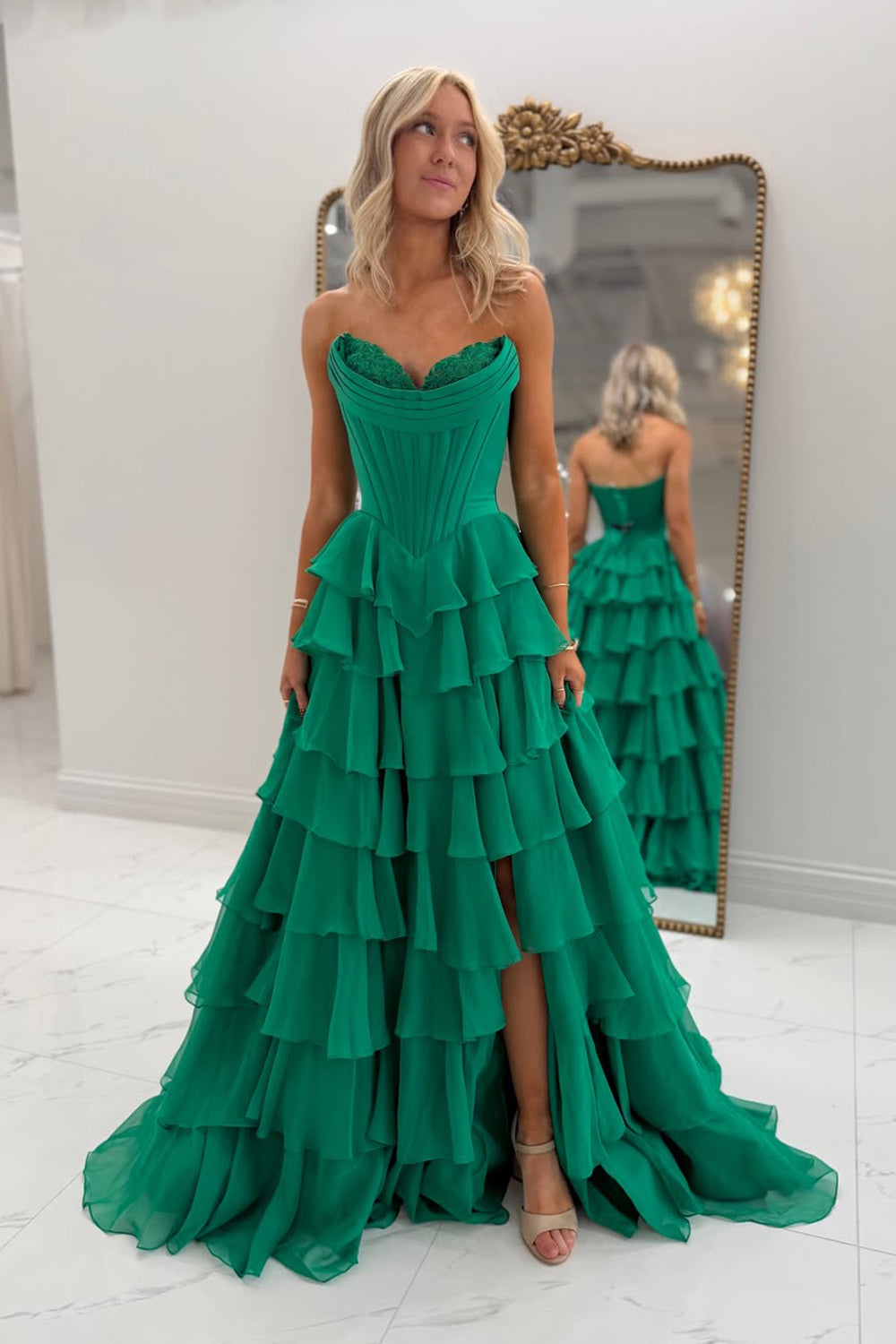 Gorgeous A Line Sweetheart Green Chiffon Tiered Prom Dress