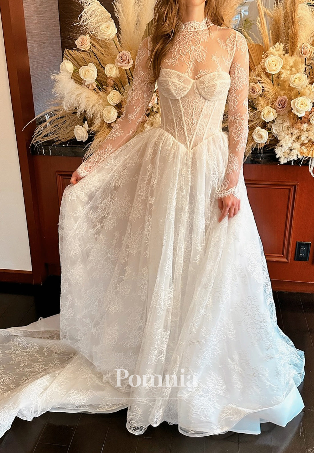 Charming A-Line Sweetheart Empire-Waist Lace Wedding Dress