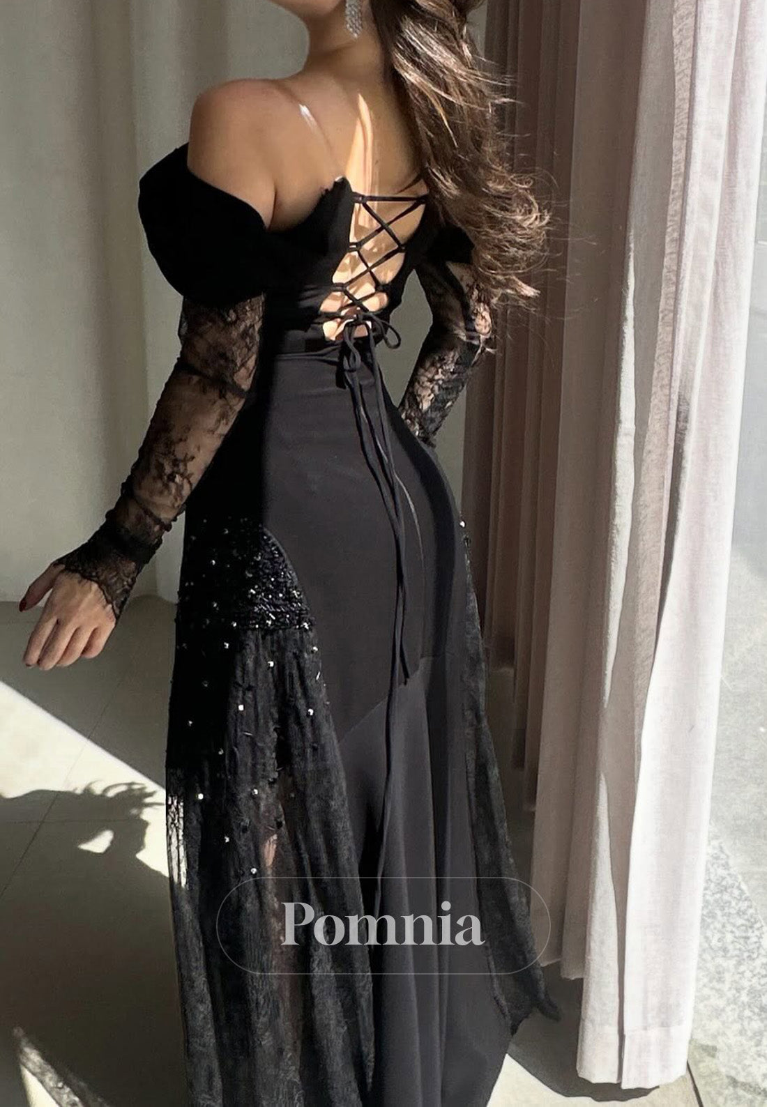 Black Long Sleeves Sweetheart Slit Lace Prom Dress