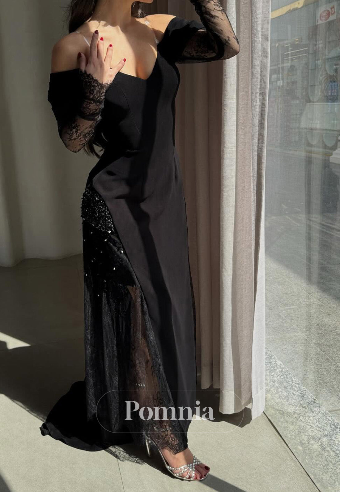 Black Long Sleeves Sweetheart Slit Lace Prom Dress