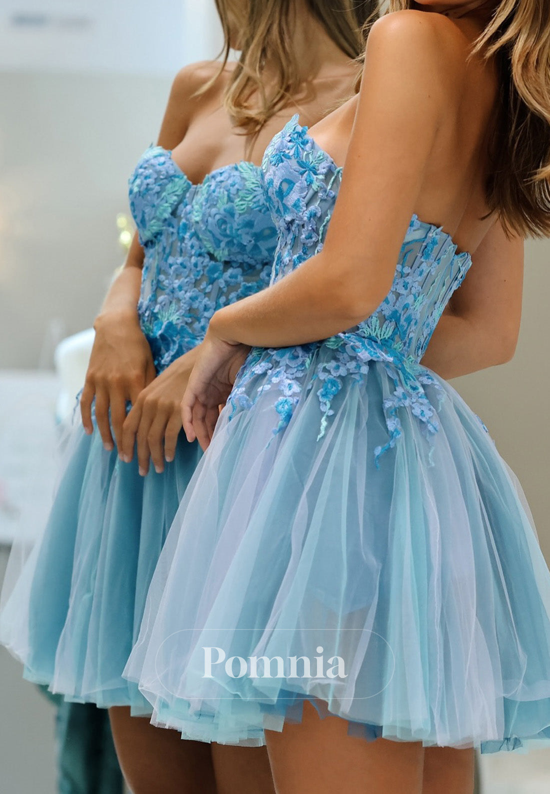 Sky Blue Sleeveless Strapless Floral Appliques Short Homecoming Dress
