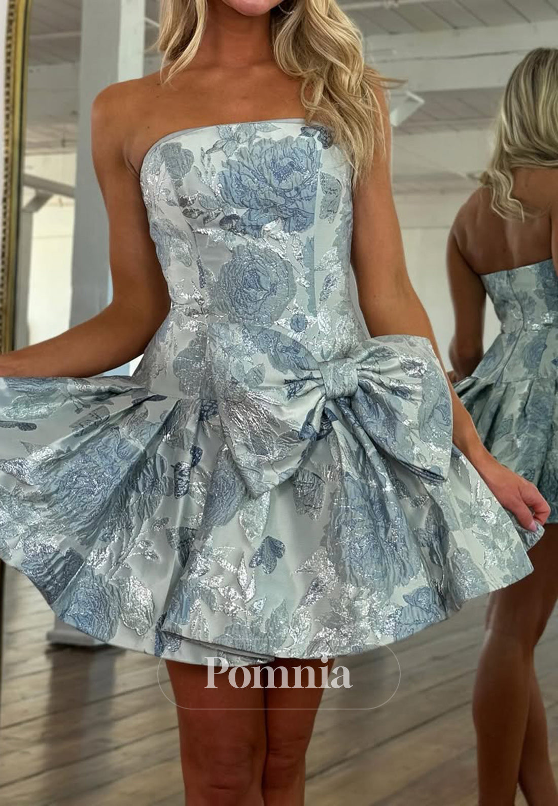 Charming A-Line Strapless Sleeveless Bowknot Homecoming Dress
